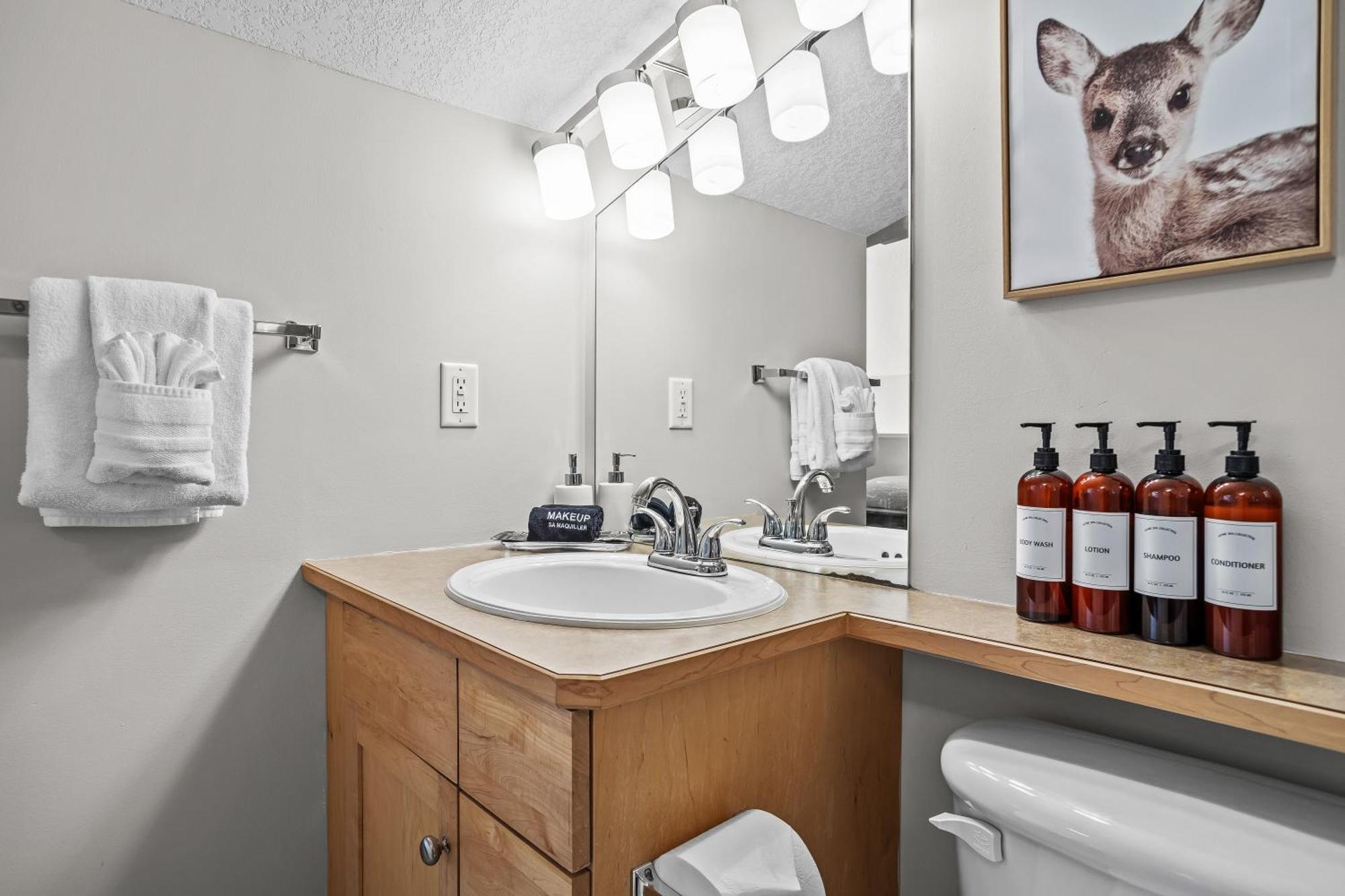 Charming 1 Bdrm Loft With Views Managed By Little Sister Getaways