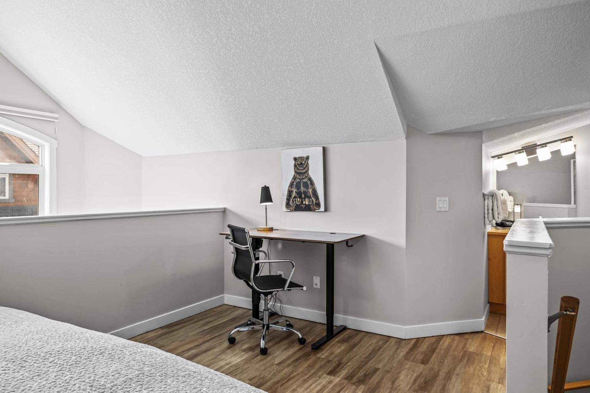 Charming 1 Bdrm Loft With Views Managed By Little Sister Getaways Apartment Canmore